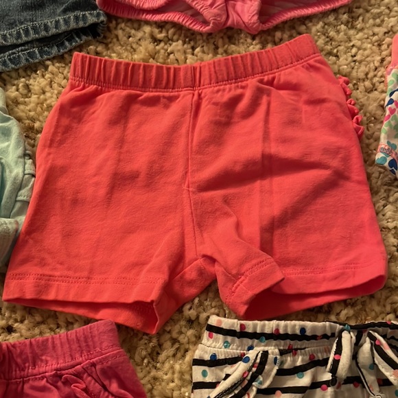Set of shorts for baby girl size 6 months - Picture 6 of 8